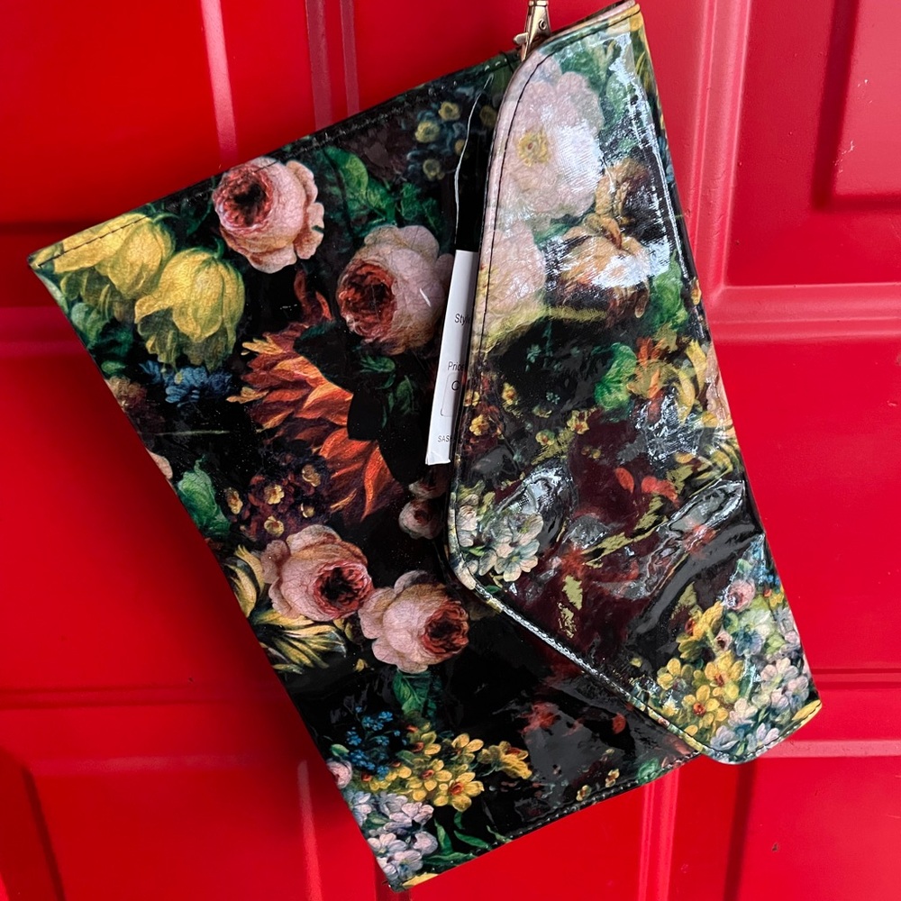 Floral Patterned VINYL LIKE Clutch by SASHA